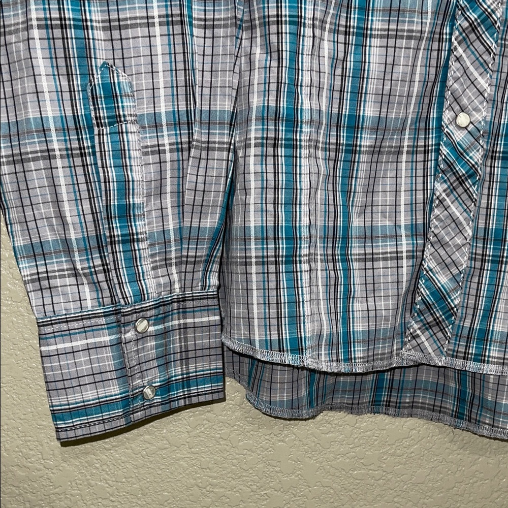 Wrangler Men's Teal and Gray Plaid Button Down Shirt - Picture 6 of 7